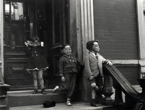 Helen Levitt, New York City, 1939